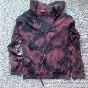 Butter tie dye pullover